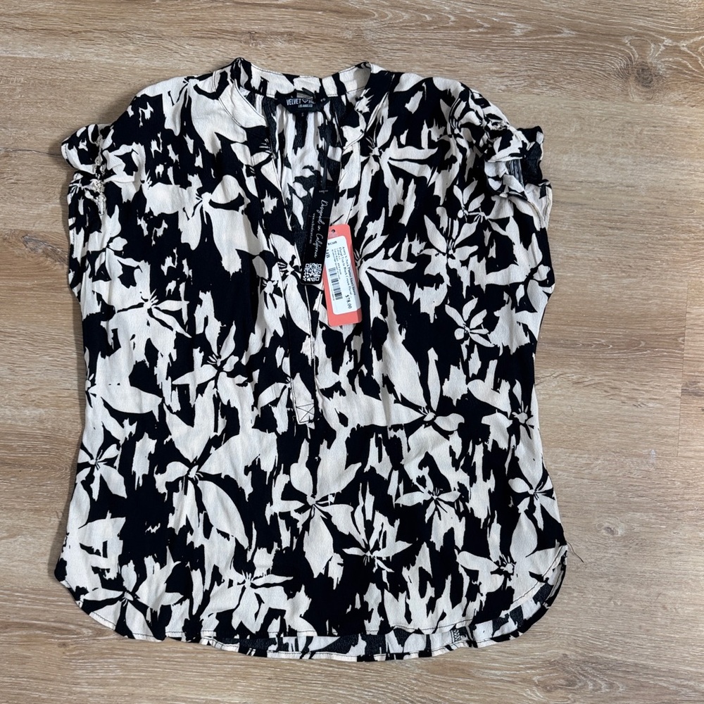 Velvet Heart Black and White Floral Blouse